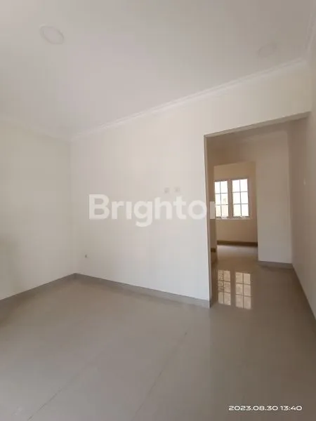 image RUMAH BARU KLASIK 2 LT  ANGEL RESIDENCE JAKARTA BARAT  (3)