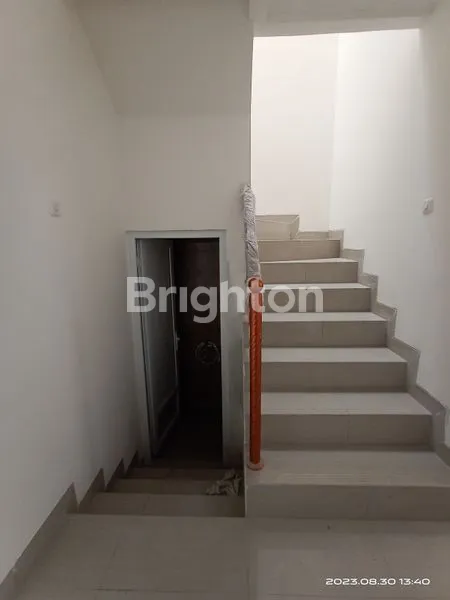 image RUMAH BARU KLASIK 2 LT  ANGEL RESIDENCE JAKARTA BARAT  (6)