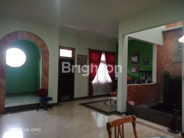 image RUMAH BESAR DI LINGKAR TIMUR DENGAN PERABOTAN (4)