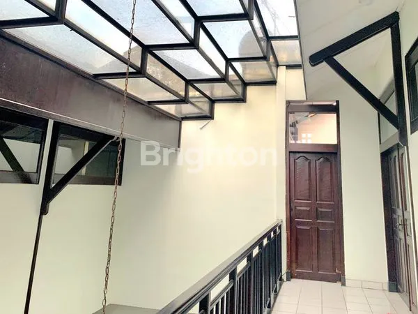 image RUMAH KANTOR LUAS STRATEGIS DI JANTUNG KOTA BANDUNG, DEKAT PUSAT PERBELANJAAN (7)