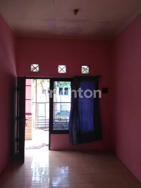 image RUMAH CANTIK DI SEMARANG TIMUR DIJUAL MURAH (5)