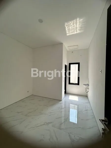 image RUMAH BARU 2LANTAI MINIMALIS MODERN DI RUNGKUT (3)