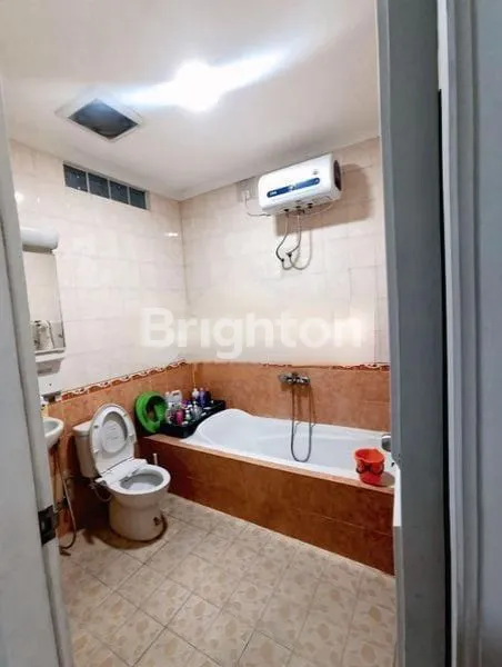 image RUMAH BAGUS, ADA KAMAR DI LANTAI 1 COCOK UNTUK ORANG TUA, NYAMAN , TENANG, TERAWAT, STRATEGIS, 2 LANTAI , DURI KEPA, JAKARTA BARAT (8)