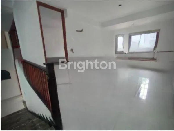 image RUMAH MEWAH 3 LANTAI DI PEMUDA, POOL READY, ONE GATE SYSTEM (5)