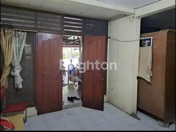 image RUMAH LOKASI STRATEGIS DEKAT DENGAN FASILITAS UMUM DI KELAPAGADING JAKARTA UTARA (2)
