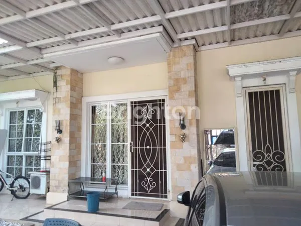 image RUMAH MINIMALIS DUA LANTAI DI PERUMAHAN THE ROYAL RESIDENCE PULOGEBANG  (4)