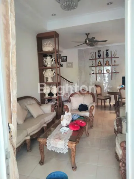 image RUMAH MINIMALIS DUA LANTAI DI PERUMAHAN THE ROYAL RESIDENCE PULOGEBANG  (1)