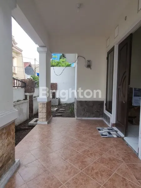 image RUMAH 2 LANTAI TERAWAT BAGUS KLAMPIS SACHAROSA (2)