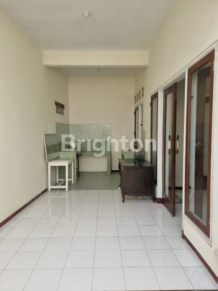 image RUMAH 2 LANTAI TERAWAT BAGUS KLAMPIS SACHAROSA (3)