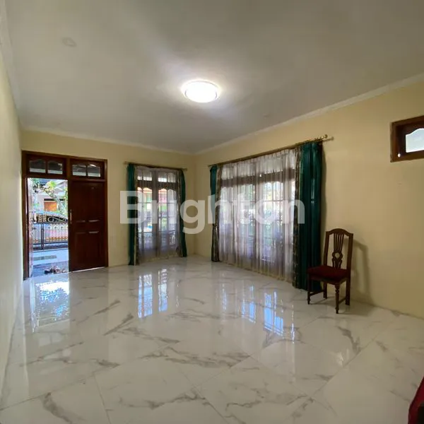 image RUMAH HOOK 2 LANTAI - SAWOJAJAR 1 (3)