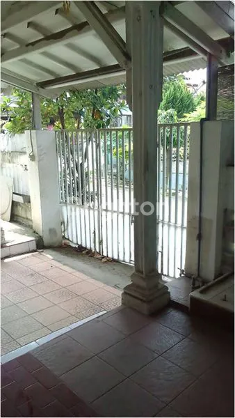 image RUMAH 2 LANTAI HOOK DI AREA SULFAT MALANG (4)