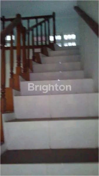 image RUMAH 2 LANTAI HOOK DI AREA SULFAT MALANG (8)