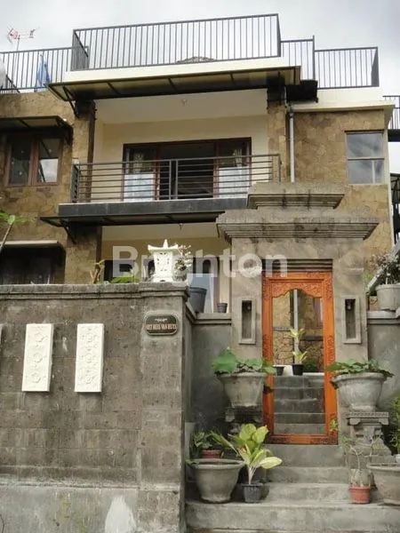 image LOKASI DALAM PERUMAHAN DEKAT CITRA LAND UBUNG KAJA, RUMAH STYLE BALI 2 LT 6 BR LUAS 250 M² (1)