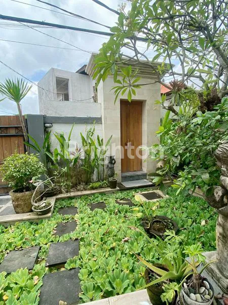 image BEAUTIFULL VILLA  PRIME LOCATION 3+1 BEDROOM UMALAS KROBOKAN BALI NEGOTIATE  UNTIL SOLD (8)