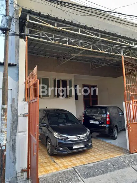 image RUMAH 2 LANTAI STRATEGIS TENANG & BEBAS BANJIR DI JELAMBAR, JAKARTA BARAT (1)