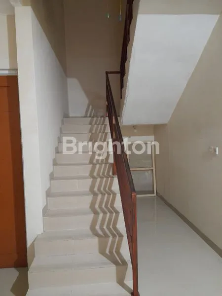 image RUMAH 2 LANTAI STRATEGIS TENANG & BEBAS BANJIR DI JELAMBAR, JAKARTA BARAT (3)