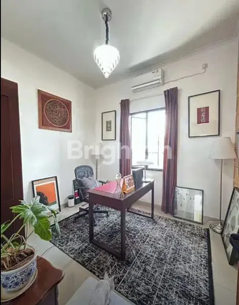 image JUAL CEPAT RUMAH FULL FURNISHED 3 LT BU DURI KOSAMBI (2)