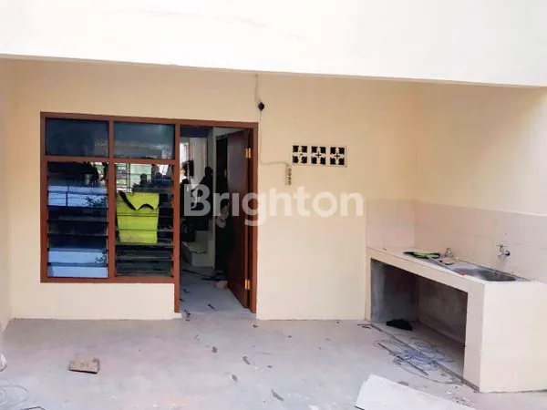 image RUKO 2 LANTAI JALAN 2 ROW MOBIL DEKAT DENGAN JALAN RAYA UTAMA, COCOK UNTUK KANTOR, GUDANG, PERCETAKAN, JELAMBAR JAKARTA BARAT (4)