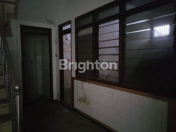 image RUMAH PUCANG KEREP 2,5 LANTAI (6)