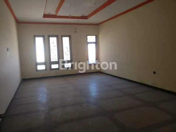 image RUMAH PUCANG KEREP 2,5 LANTAI (8)