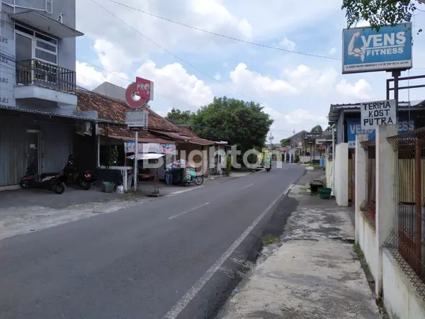 image RUKO DISEWAKAN PREMIUM LOKASI EMAS DEKAT KAMPUS & MALL JOGJA (8)