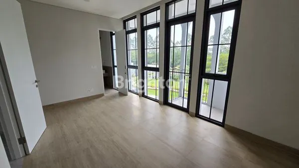 image RUMAH MEWAH CLASSIC TROPICAL CLUSTER AETHER GREENWICH PARK BSD CITY SIAP HUNI (5)