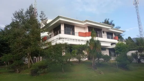 *RUMAH 2 LANTAI SIAP HUNI DI TRAWAS COCOK UNTUK USAHA VILLA DAN RUMAH TINGGAL*