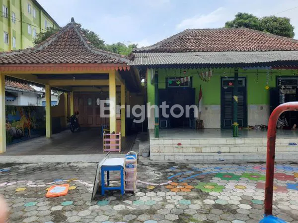 RUMAH LAMA DEKAT PAKUALAMAN, DI JL PROTOKOL JL.GADJAH MADA YOGYAKARTA