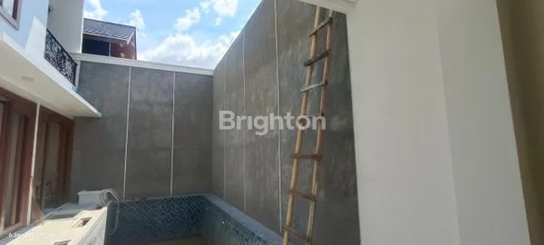 image RUMAH MEWAH DENGAN KOLAM RENANG DI PUSPITA LOKA BSD TANGERANG (4)