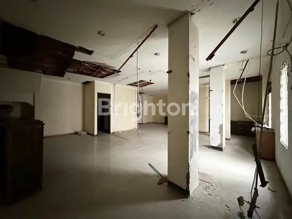 image RUKO MURAH 3 LANTAI TENGAH KOTA SLAMET RIYADI BANJARSARI SOLO (5)