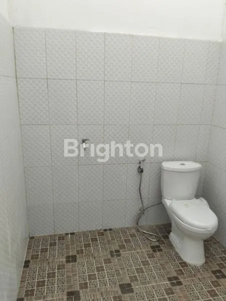 image RUKO GANDENG SATU LANTAI DENGAN TIGA PINTU DI JL. P. AJI ISKANDAR TARAKAN (6)