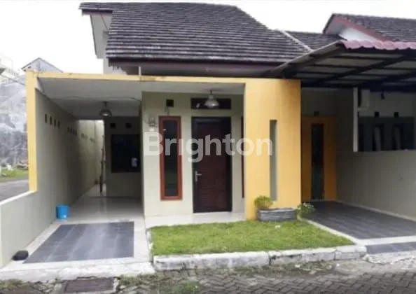 image RUMAH IDAMAN 2TINGKAT DALAM KOMPLEK  PALEM INDAH JOHOR MEDAN (1)