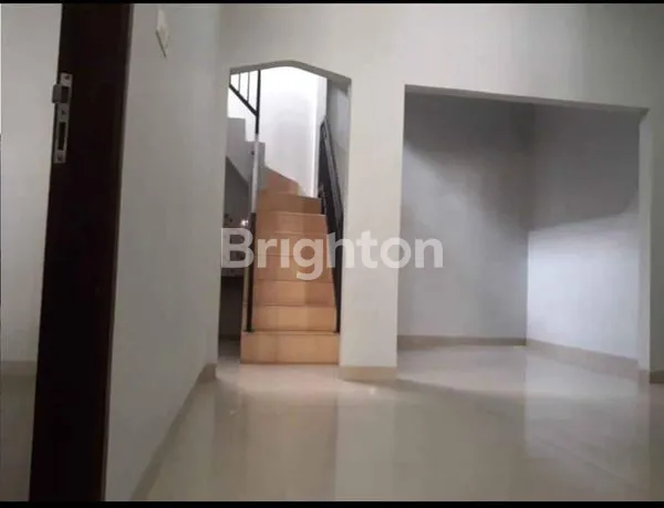 image RUMAH IDAMAN 2TINGKAT DALAM KOMPLEK  PALEM INDAH JOHOR MEDAN (4)