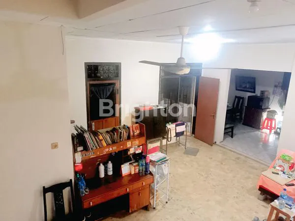 image RUMAH 2 LANTAI STRATEGIS DEKAT DENGAN AKSES JALAN UTAMA, JELAMBAR JAKARTA BARAT (7)