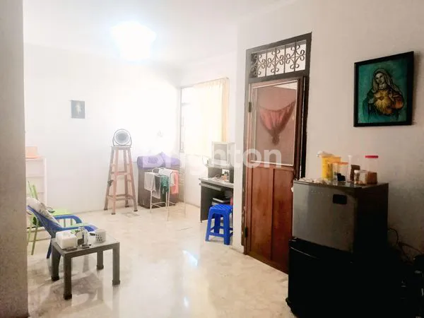 image RUMAH 2 LANTAI STRATEGIS DEKAT DENGAN AKSES JALAN UTAMA, JELAMBAR JAKARTA BARAT (5)