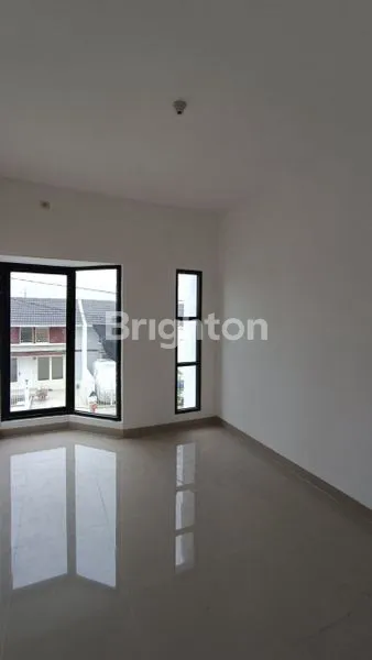 image RUMAH 2 LANTAI CIAMIK (5)