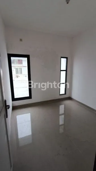 image RUMAH 2 LANTAI CIAMIK (6)