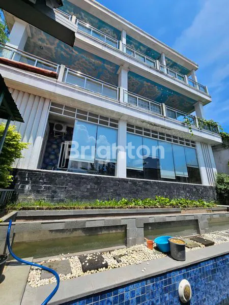 image RUMAH BESAR VIEW CITY DI TENGAH KOTA BALIKPAPAN (1)