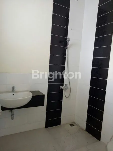 image RUMAH DI CLUSTER RUBY PHG GADING SERPONG (8)