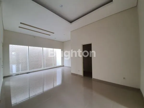 image RUMAH 2 LANTAI BARU GRESS DENGAN ROW JALAN 3 MOBIL DI  MANYAR JAYA (7)