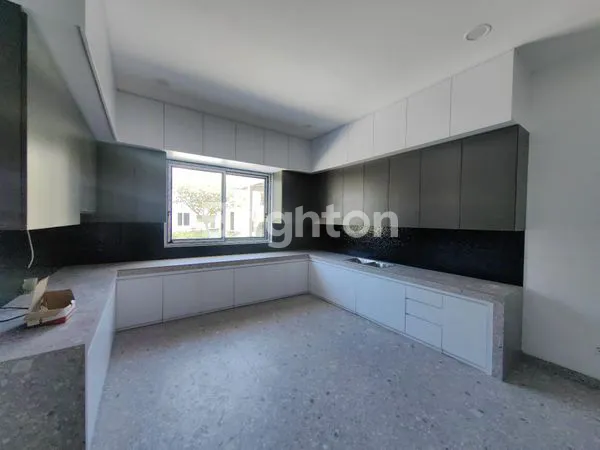 image RUMAH MEWAH DI ALAM SUTERA TANGERANG (2)