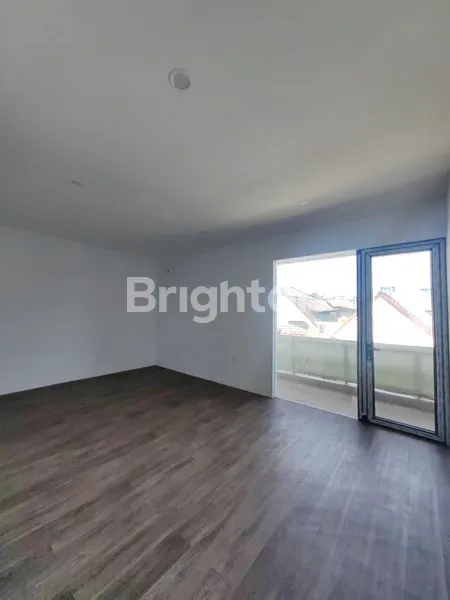 image RUMAH MEWAH DI ALAM SUTERA TANGERANG (5)