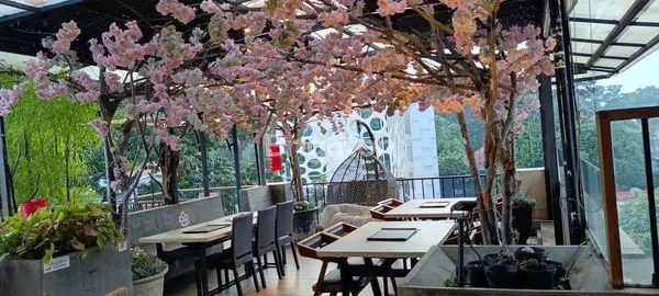 image GEDUNG 4 LANTAI DENGAN LIFT MAINROAD BIKIN HOKI DEKAT PVJ BANDUNG (3)