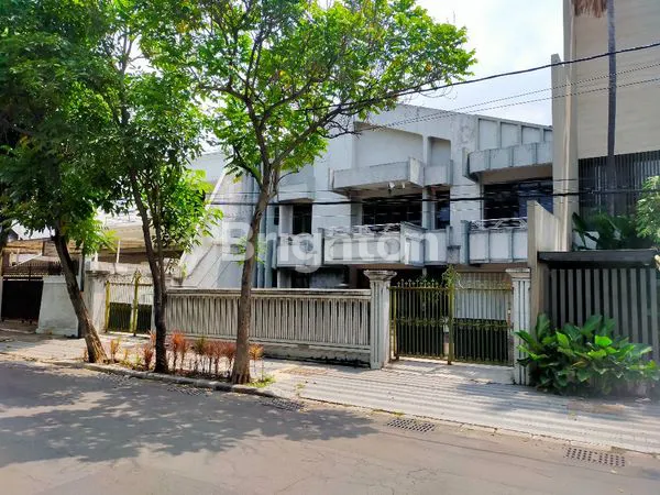 image DIJUAL CEPAT RUMAH 2 LANTAI DI RAYA DHARMAHUSADA INDAH SURABAYA - LOKASI PREMIUM ! (1)