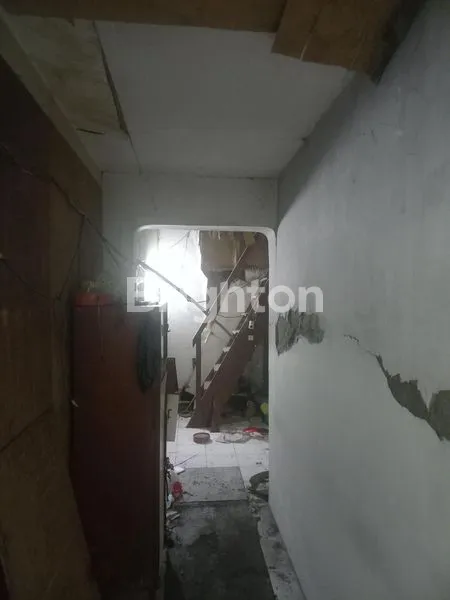 image RUMAH LAMA 1 LANTAI 'NGANTONG' HITUNG BANGUN BARU DI JL JAGALAN SEMARANG (6)