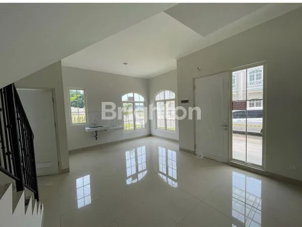 image RUMAH HOEK 2 LANTAI BARU CLUSTER CARLTON MILLENIUM CITY, PARUNG PANJANG BISA KPR (6)