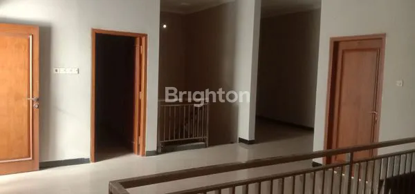 image RUMAH BAGUS DI REKSODIPUTRO (2)