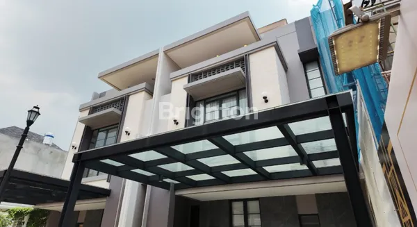 image RUMAH PREMIUM DENGAN FASILITAS CLUB HOUSE SUPER PREMIUM (2)