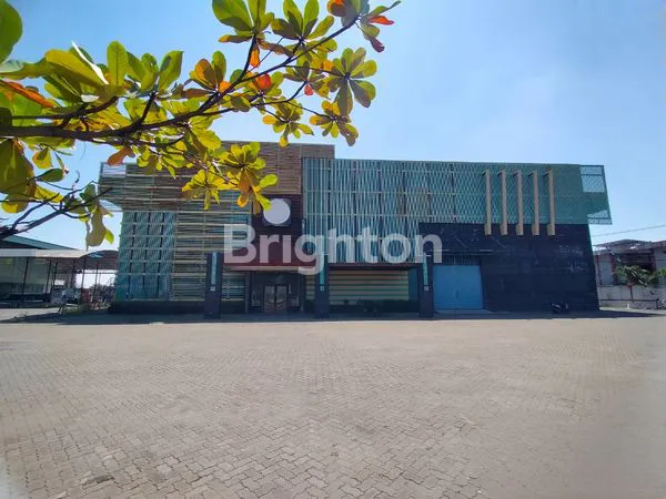 image GUDANG BAGUS SIAP PAKAI DI RAYA TAMBAK LANGON, SELANGKAH DARI MARGOMULYO SURABAYA, STRATEGIS HADAP JALAN RAYA, DERETAN DEPO KONTAINER, PARKIR LUAS, DEKAT PINTU TOL MARGOMULYO KE PELABUHAN TANJUNG PERAK & BANDARA JUANDA (8)