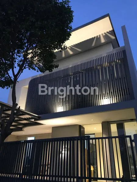 image RUMAH 2 LANTAI CONCEPT VILLA DI ALAM HIJAU CITRALAND UTAMA, SURABAYA (2)